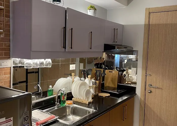 Grass Residences Industrial-themed Staycation Appartement Manilla