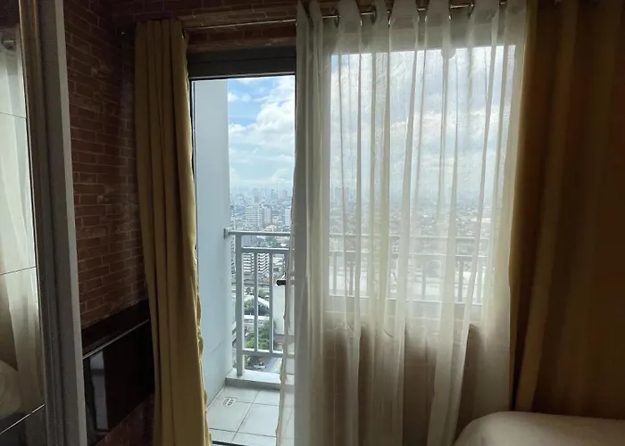 Appartement Grass Residences Industrial-themed Staycation *